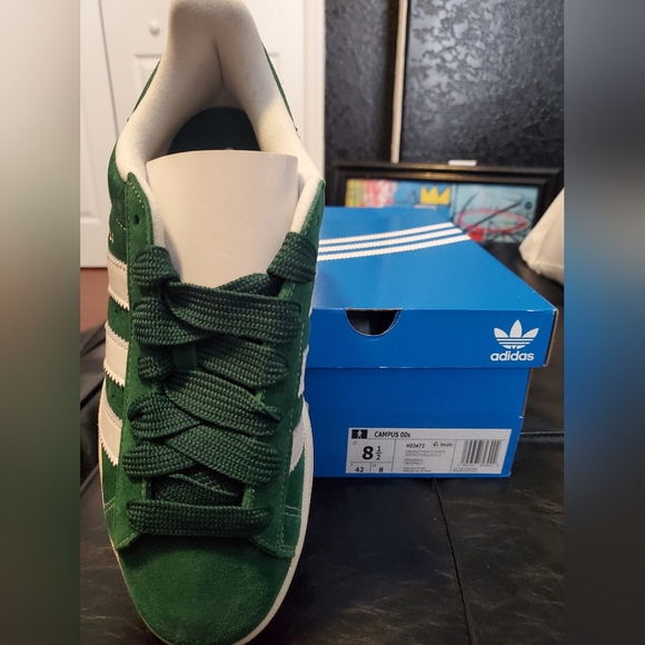 Sneakers - Picture 2 of 3